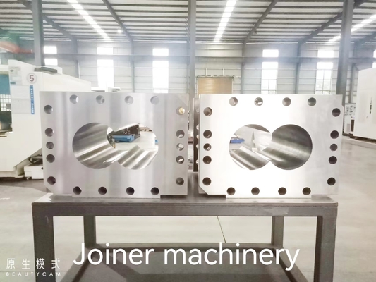 Barel Sekrup Tahan Aus Tinggi untuk Proses Kerja 320 Extruder