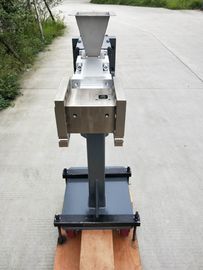 Double Screw Extruder Side Feeder Machine With Hopper Untuk Industri Petrokimia