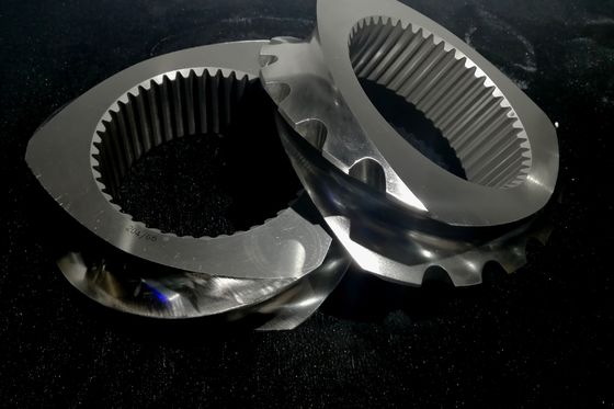 Suku Cadang Ekstruder Twin-Screw Bersertifikasi ISO9001 2015 untuk Aplikasi Sand Blasting dan Polishing